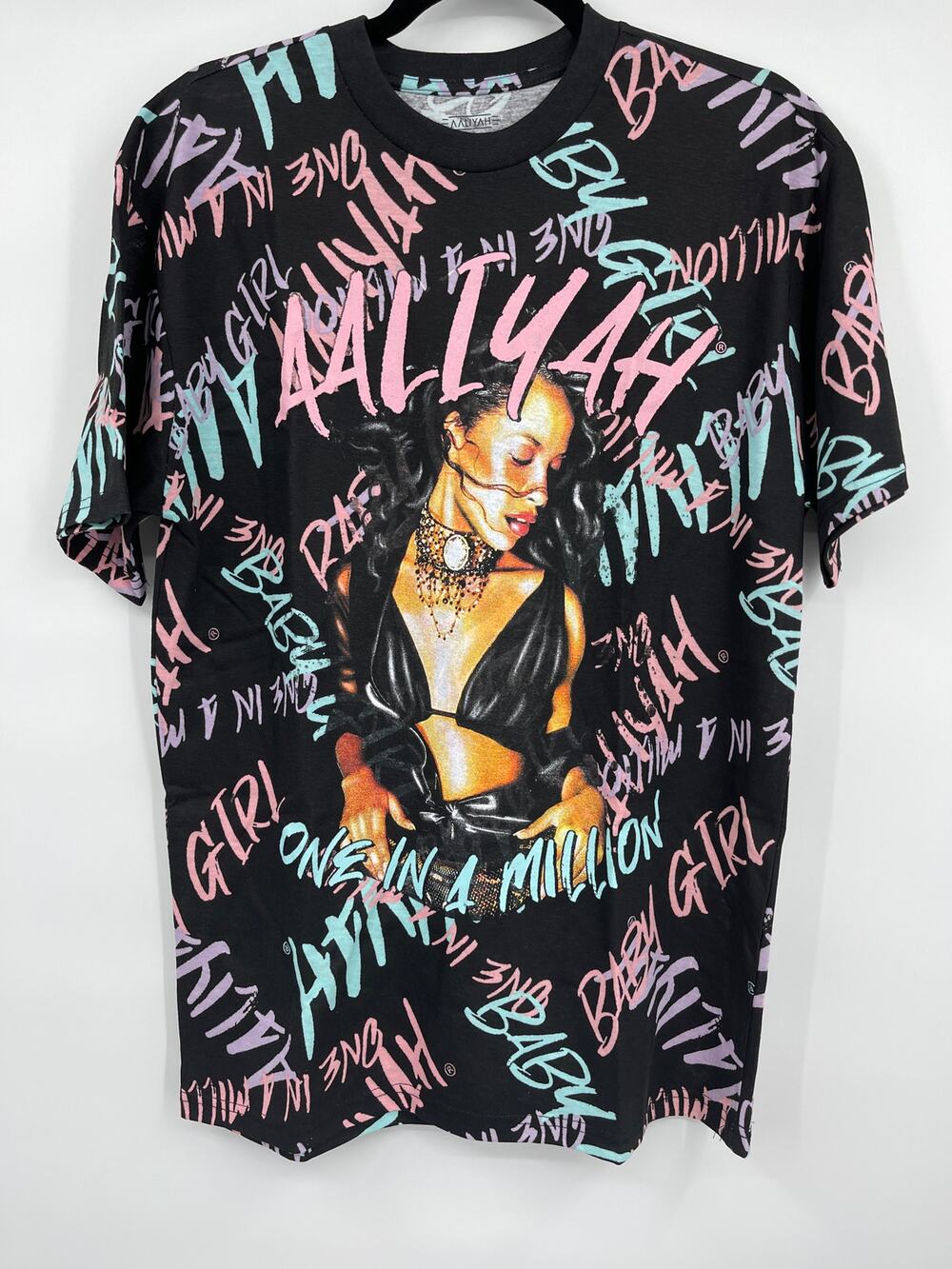 Aaliyah One In A Million Black Graphic T-Shirt Short Sleeve Unisex Medium NEW
